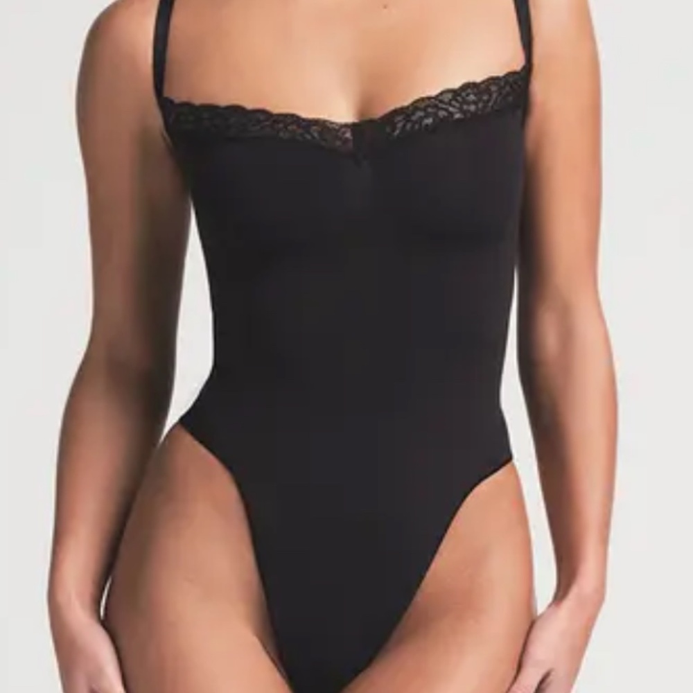 Skims Seamless Sculpt Lace Thong Bodysuit